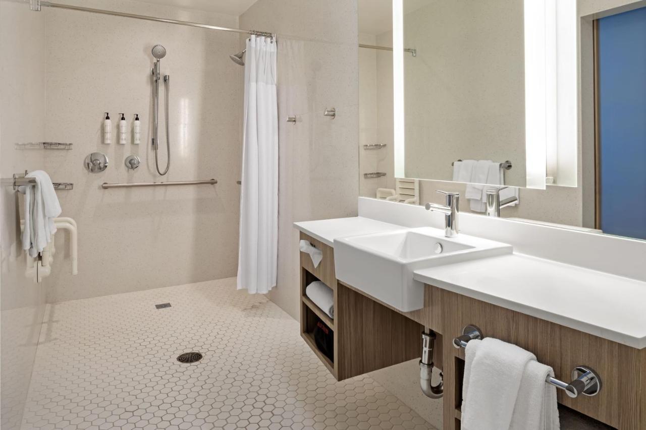 Springhill Suites By Marriott West Sacramento Exterior photo